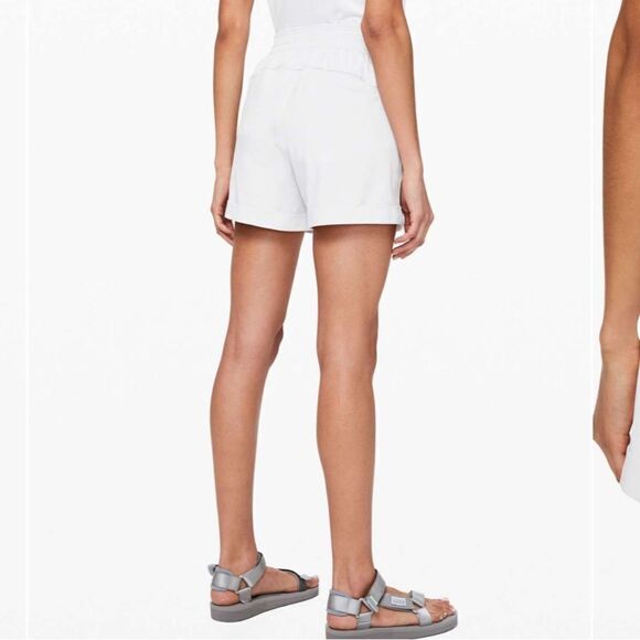 Lululemon Spring Break Away Short *4-way Stretch 3"
Light Chrome - Picture 2 of 8